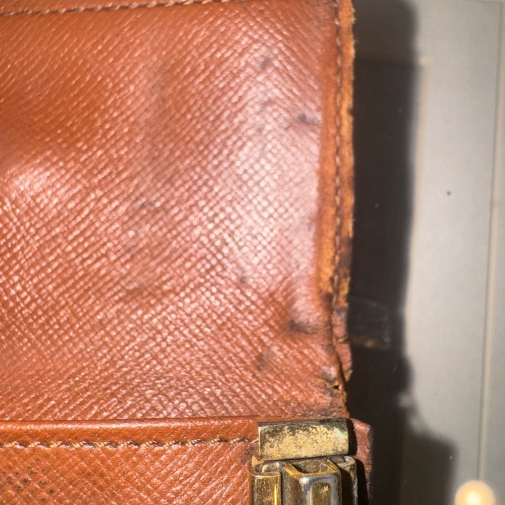 Authentic Louis Vuitton Monogram Key Holder. Vintage. - Picture 9 of 11
